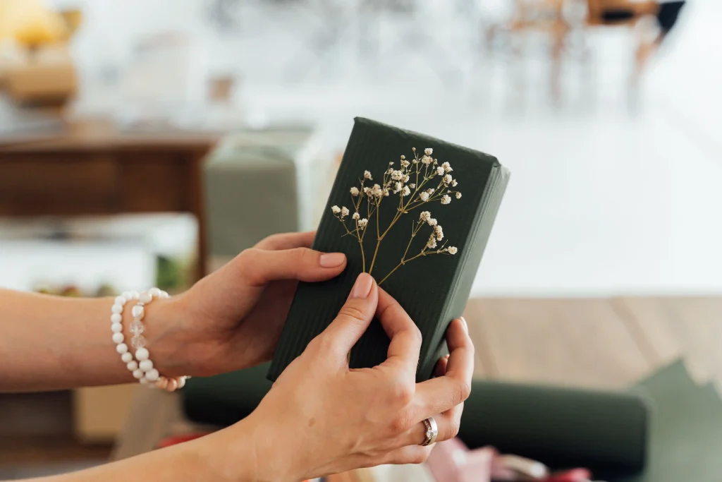 How to Create Instagram-Worthy Gift Wrapping Without Spending a Fortune