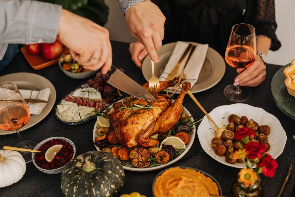 The Ultimate Holiday Celebration Guide: Easy Tips, Delicious Recipes, and Festive Ideas for American Families