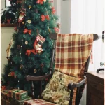 The Empty Chair at Christmas: A Story About Love, Memories, and Family